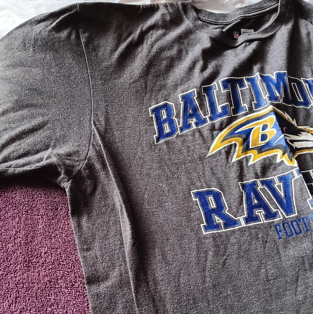Unisex NFL TEAM Apparel Baltimore Ravens gray tshirt XL